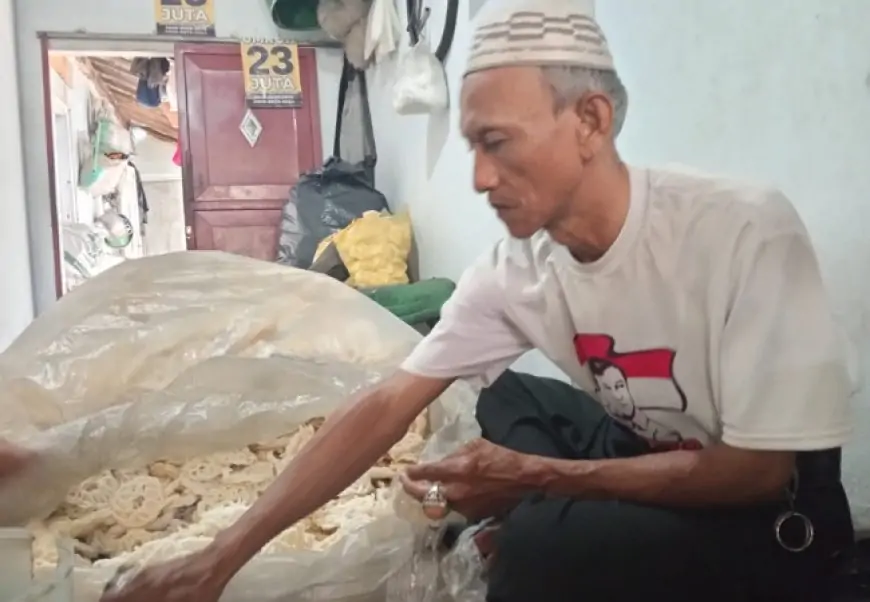 Kisah Inspiratif Sutaji (66), Penjual Kerupuk Keliling Jombang Raih Mimpi Haji dengan Kayuhan Sepeda