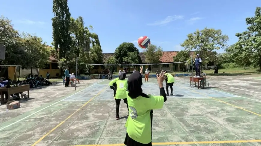 Jaring Bibit Atlet Potensial, SMPN 1 Glagah Lamongan Gelar Turnamen Voli Snesaga Cup ke-4
