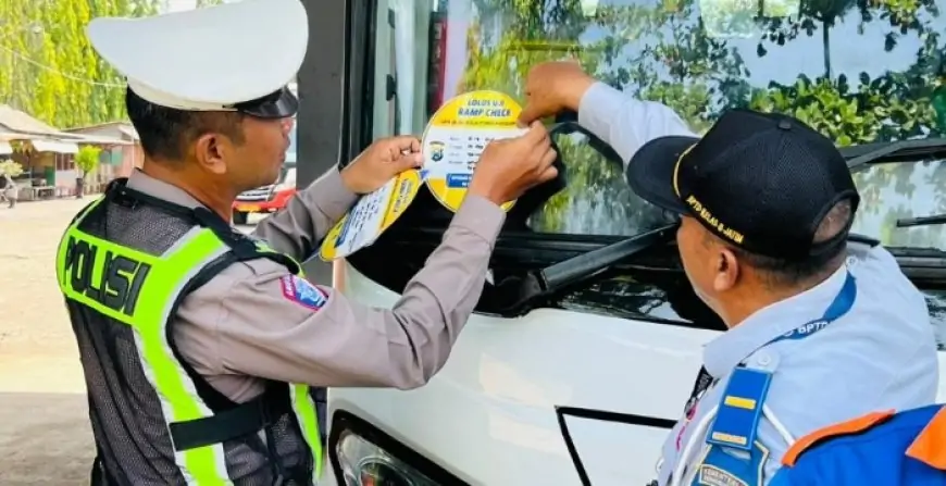 Bikin Penumpang Tenang, Ini Cara Polres Trenggalek Tandai Bus yang Aman