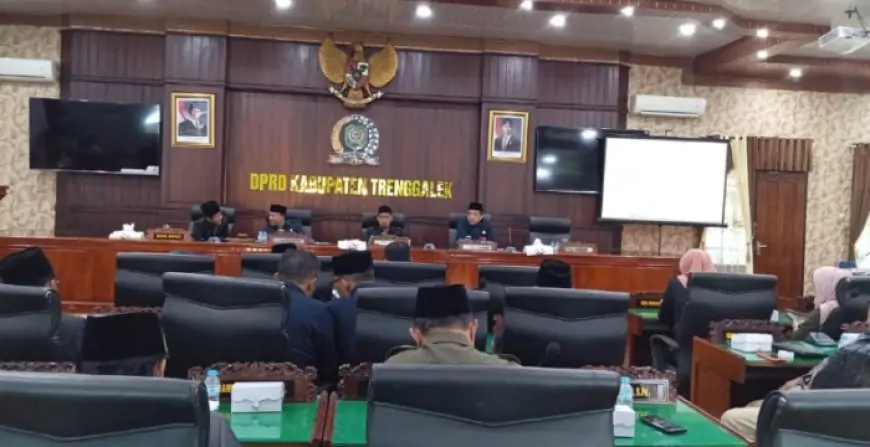 Rapat Paripurna DPRD Trenggalek Bahas Perubahan Propemperda 2026 dan Tindak Lanjut Hasil Reses