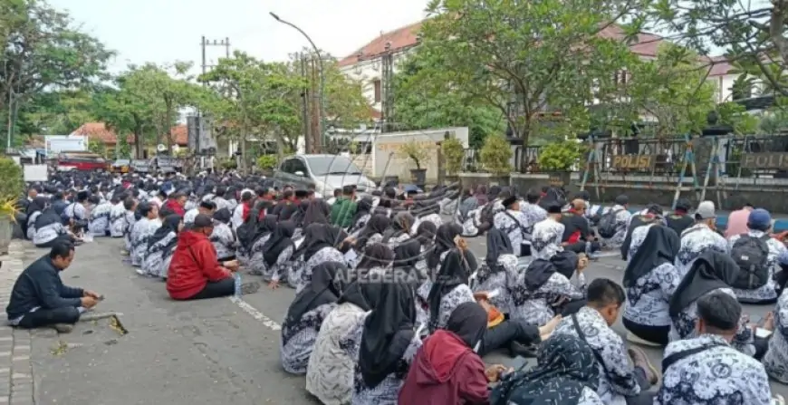 Ironi Guru PPPK Paruh Waktu Tulungagung : Status Berubah, Penghasilan Anjlok