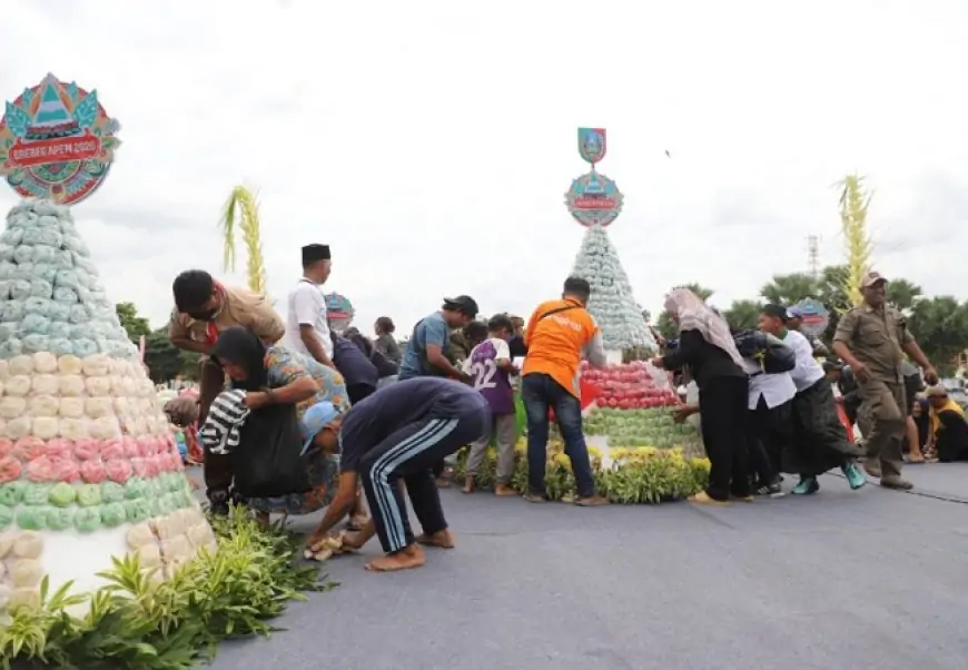 Sajikan 15.750 Apem, Bupati Warsubi  Ajak Toleransi Sambut Ramadan