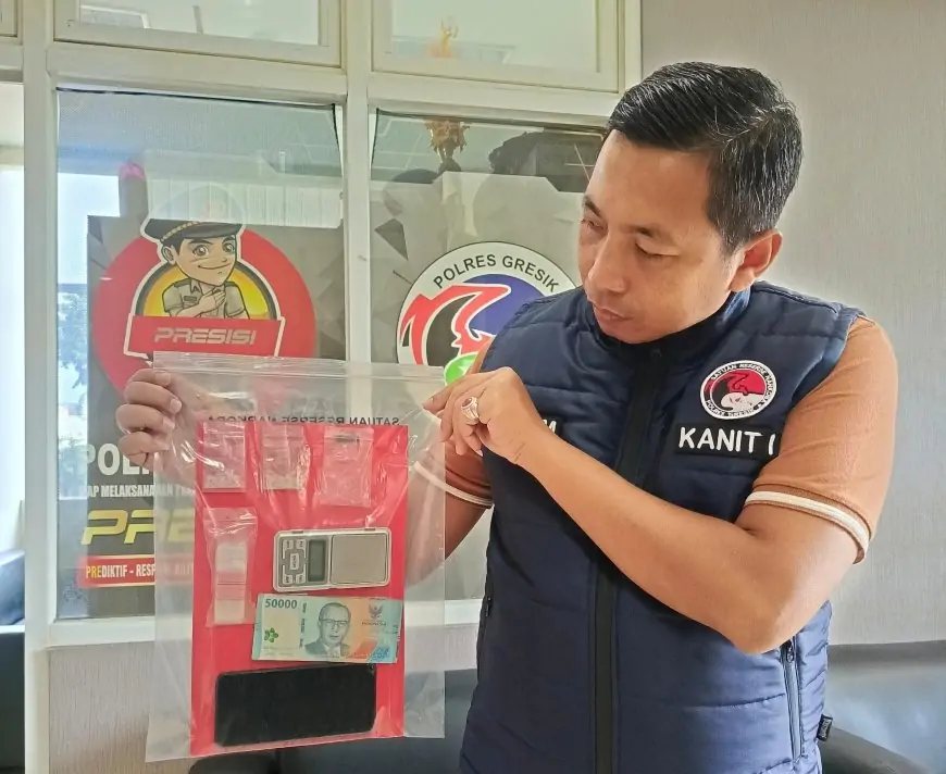 Bongkar Modus Sabu Masuk Pulau Bawean, Pelaku Ditangkap Simpan Sabu di kamar