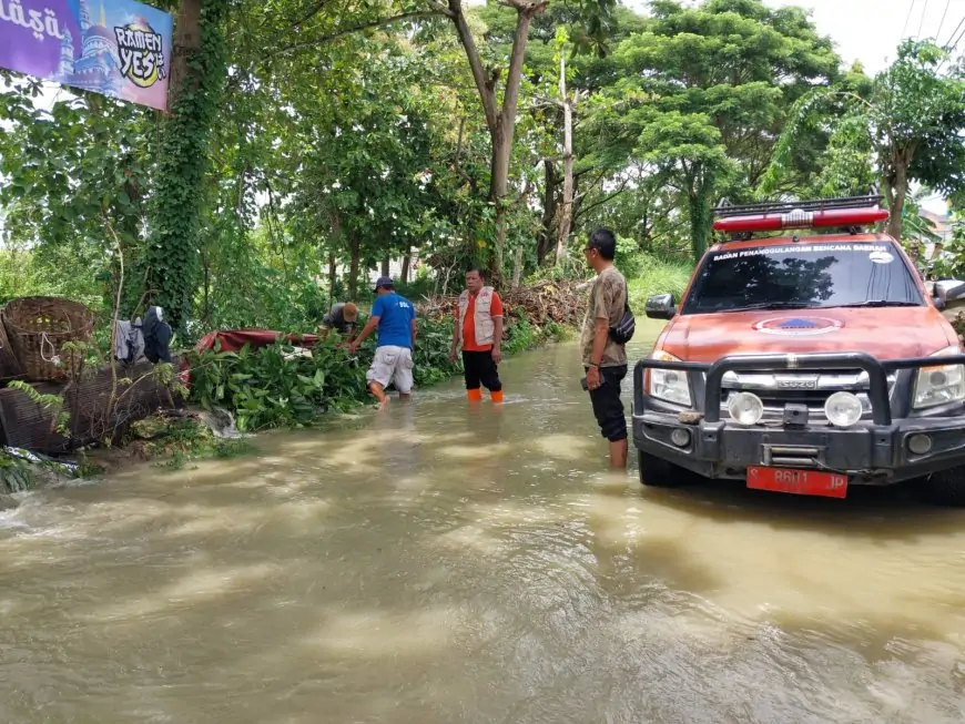 Waduk Gondang Meluap, Jalan Poros dan Ratusan Rumah di Lamongan Terendam Banjir