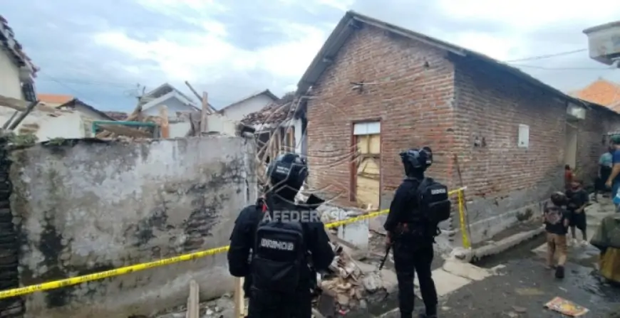 Cegah Ledakan Susulan, Polres Situbondo Libatkan Tim Gegana Polda Jatim Sterilisasi Lokasi