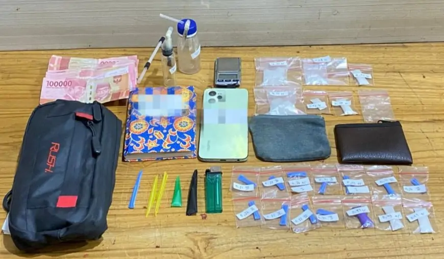 Sabu Disembunyikan dalam Sedotan, Dua Pria di Situbondo Dibekuk Polisi