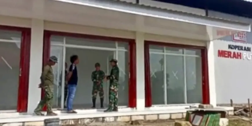 Pastikan Rampung Tepat Waktu, Dandim Gresik Cek Progres Gerai Koperasi Merah Putih