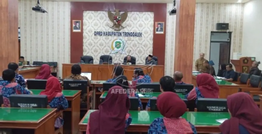 Sengkarut Perizinan Ancam Nasib Puluhan Apotek di Trenggalek, IAI Mengadu ke Dewan