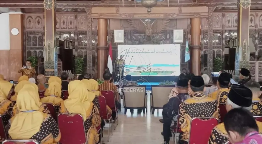 Buka Musda Dekopinda, Bupati Gatut Sunu Tegaskan Koperasi Harus Adaptif dan Solid