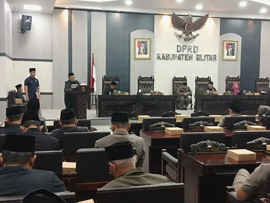 Enam Raperda Disahkan, Bupati Blitar Tegaskan Komitmen Perkuat Desa, Pelayanan Publik, dan Produk Lokal