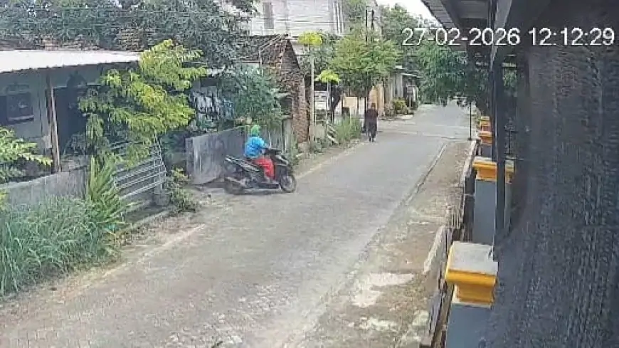 Dua Pengamen Badut di Lamongan Gasak Motor Warga Saat Salat Jumat