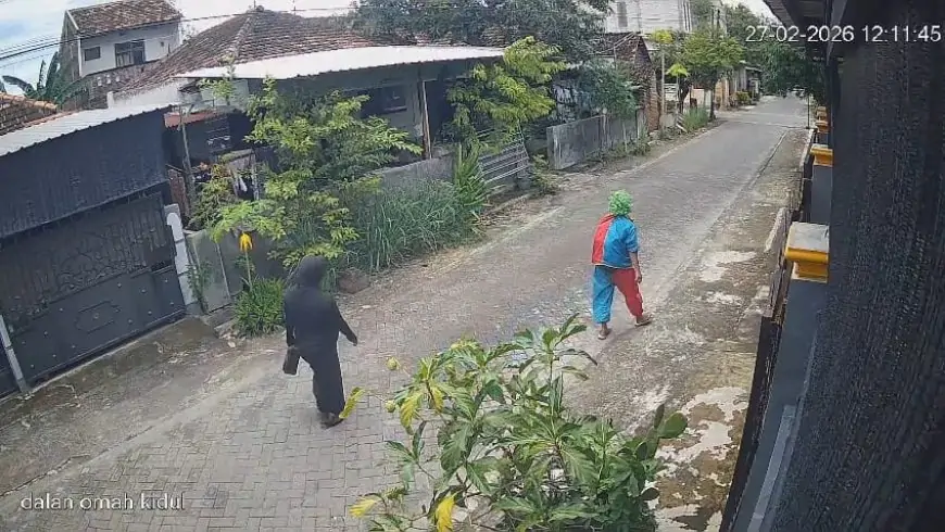 Dua Pengamen Badut di Lamongan Gasak Motor Warga Saat Salat Jumat