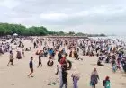 Wisata Pasir Putih Delegan Gresik Jadi Favorit Liburan Lebaran, Diserbu Pengunjung