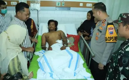 Forkopimda Gresik Besuk Korban Pembacokan Patrol Sahur, Serukan Gresik Harmonis