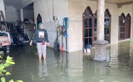 Empat Bulan Terendam, Warga Lamongan Berharap Banjir Surut saat Idul Fitri