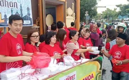 INTI Jatim Bagi 1.000 Takjil di Jombang, Wujud Kerukunan Lintas Iman