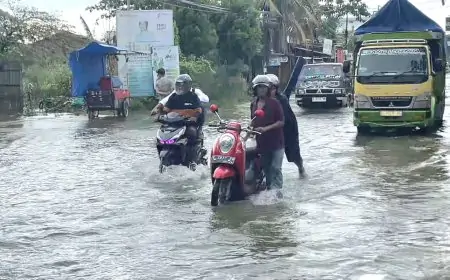 Jelang Lebaran, Jalur Alternatif Mudik di Lamongan Tergenang Banjir 60 Sentimeter