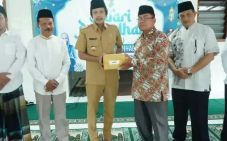 Safari Ramadhan di Suruh, Wabup Syah Boyong Pelayanan Adminduk ke Pelataran Masjid