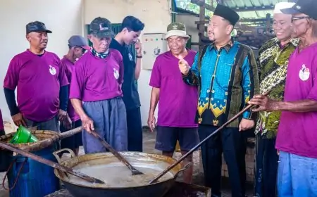 Sanggring Kolak Ayam Gumeno, Tradisi Ramadan 5 Abad yang Terus Dilestarikan Warga Gresik