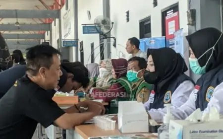 Jamin Keselamatan Pemudik, Petugas Gabungan Tulungagung Uji Kelayakan Bus dan Sterilkan Kru dari Narkoba
