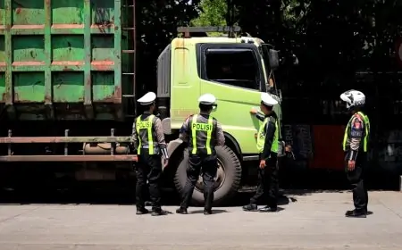 Arus Mudik 2026, Satlantas Gresik Razia dan Tegur Sopir Truk Besar Pelanggar Lalin
