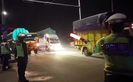Arus Mudik di Simpang JLU Lamongan Terpantau Lancar, Polisi Prediksi Puncak Kepadatan Hari Ini