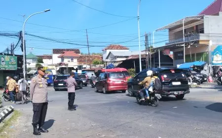 H+2 Lebaran, Pemudik Lokal Dominasi Arus Lalu Lintas di Simpang Tugu Wingko Babat Lamongan