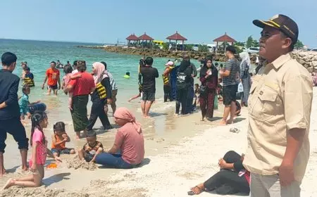 Puncak Libur Lebaran 2026, Tiket Masuk tetap Rp10 Ribu, Ribuan Wisatawan Padati WPP Dalegan Gresik