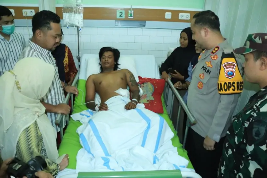 Forkopimda Gresik Besuk Korban Pembacokan Patrol Sahur, Serukan Gresik Harmonis