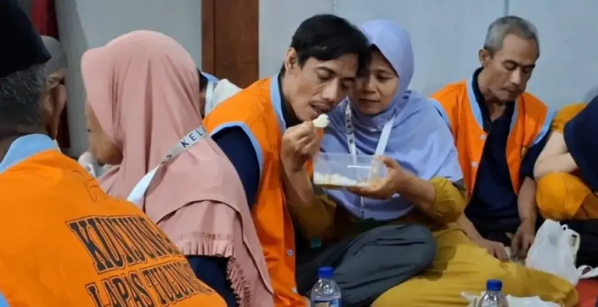 Lebur Rindu di Balik Jeruji, Isak Tangis Warnai Buka Bersama di Lapas Kelas IIB Tulungagung