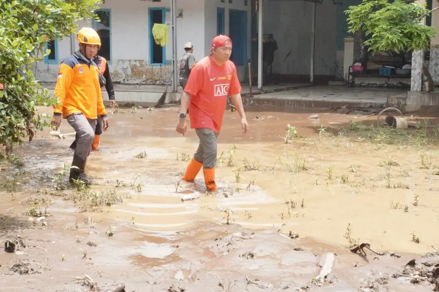 Situbondo Dikepung Banjir Bandang, Bupati Rio Tetapkan Status Tanggap Darurat
