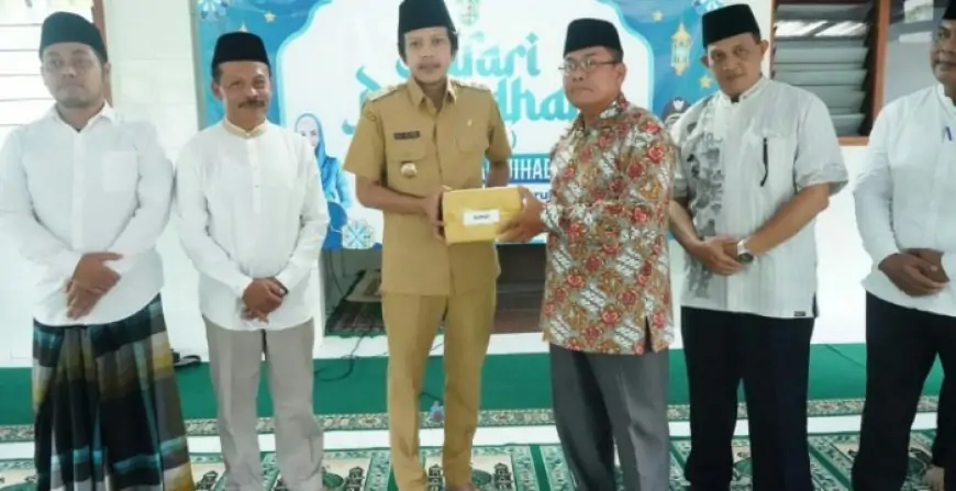 Safari Ramadhan di Suruh, Wabup Syah Boyong Pelayanan Adminduk ke Pelataran Masjid
