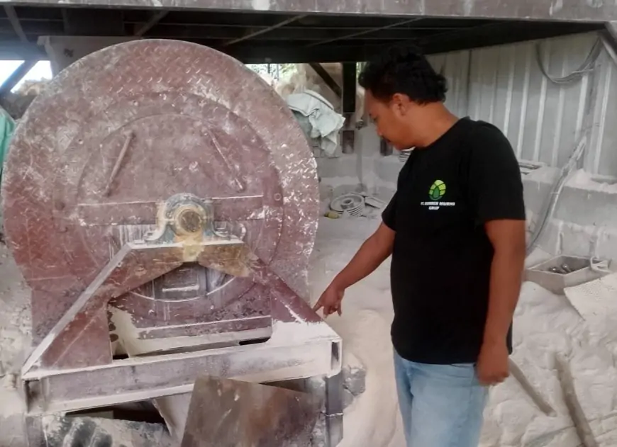Bersihkan Conveyor, Pekerja Gudang Dolomit Sekapuk Gresik Tersengat Listrik hingga Tewas