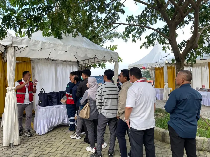Bazar Ramadan JIIPE Gresik Dorong UMKM Desa, Paket Sembako Dijual Rp50 Ribu