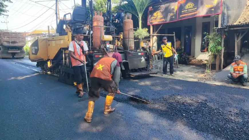 Perbaikan Jalan Dikebut, Dinas BMCKTR Lamongan Target Tuntas Pekan Depan
