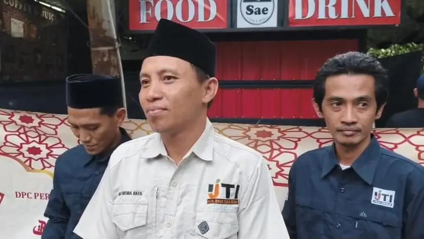 IJTI Pokja Lamongan Gandeng Penyandang Disabilitas Bagikan Ratusan Paket Takjil