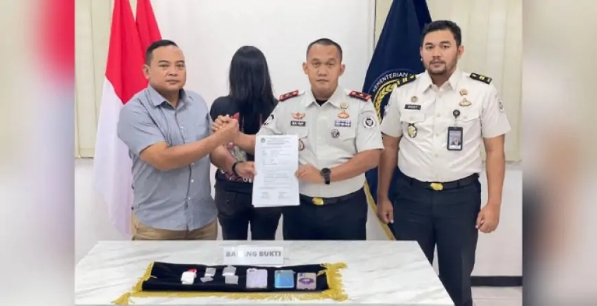 Sembunyikan Paket Narkotika di Saku Celana, Seorang Wanita Diringkus Saat Kunjungi Napi Lapas Tulungagung
