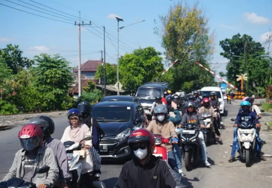 Kemacetan Parah Warnai H+2 Lebaran di Jombang, Pemudik Lewati  Jalur Arteri