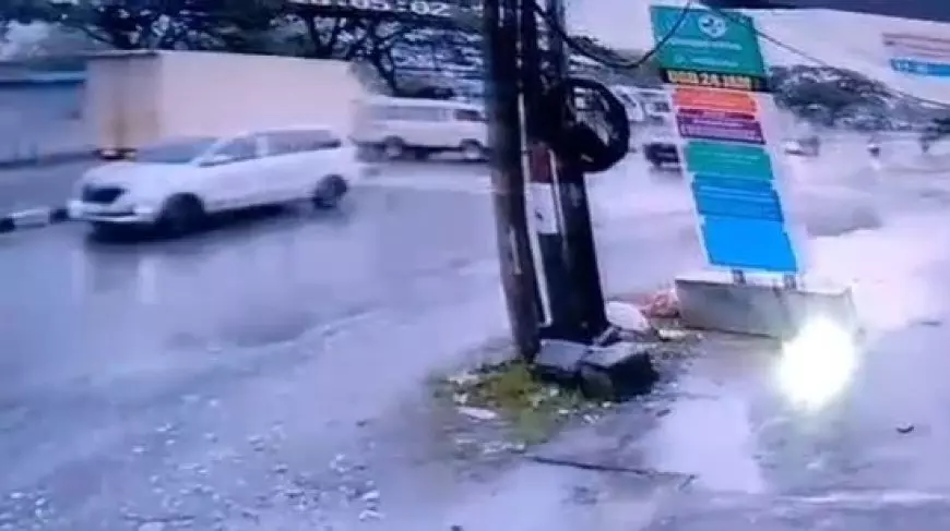 Terekam CCTV, Detik-detik Truk Seruduk Angkot dan Mobil MPV di Pucuk Lamongan