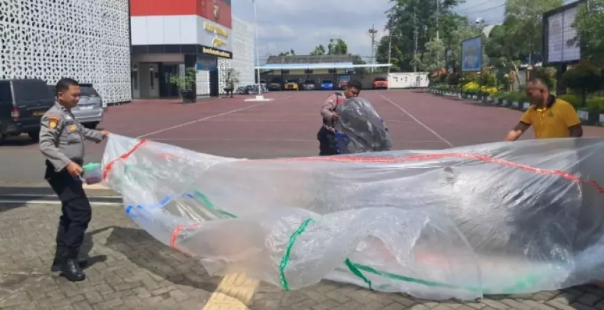 Polres Trenggalek Amankan Balon Udara Diameter 15 Meter