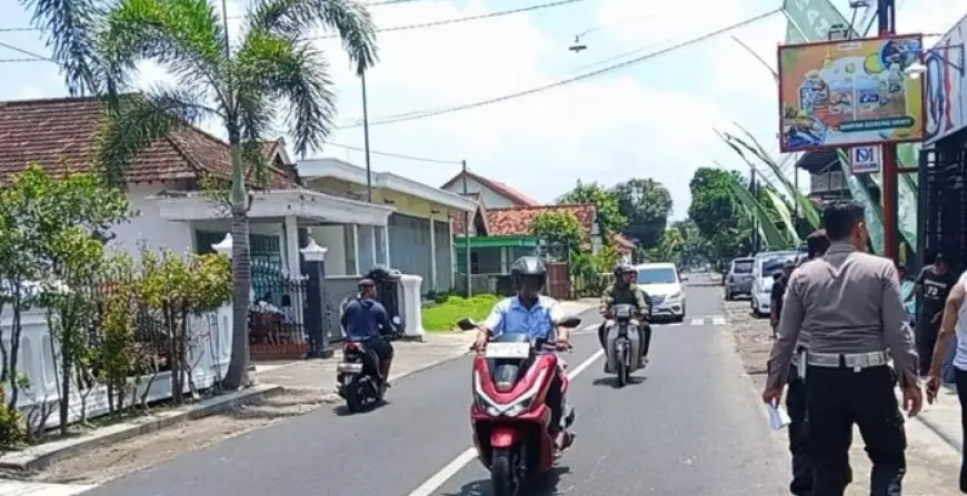 Tabrakan Dua Motor di Sumbergempol Tulungagung, Penumpang Vario Tewas di Lokasi