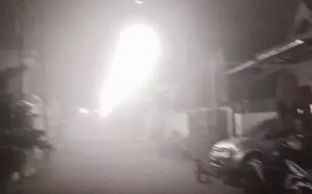 Asap Diduga dari Pabrik Cemari Tiga Desa di Manyar Gresik, Warga Alami Gangguan Pernapasan