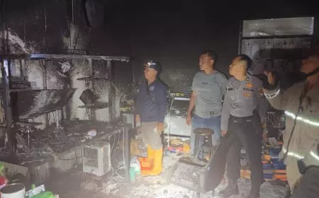 Konter HP di Babat Lamongan Hangus Terbakar Sabtu Dinihari, Kerugian Capai Rp50 Juta