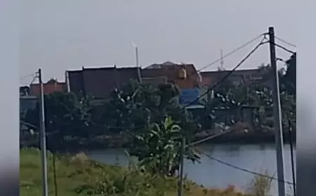 Warga Keluhkan Asap dan Abu Pembakaran Limbah Medis RSUD Soegiri Lamongan