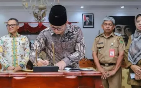 Percepat Ekonomi, Bupati Trenggalek Teken Akta Pembiayaan Rp 70 Miliar untuk Infrastruktur dan Wisata