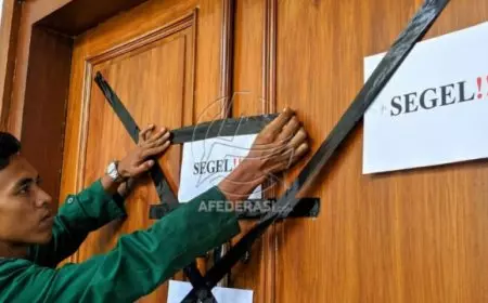 Segel Ruang Aspirasi, Mahasiswa UIN SATU Tagih Janji Ketua DPRD Tulungagung Soal OTT KPK