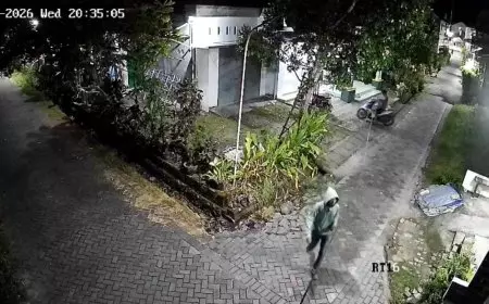 Nekat, CCTV  Rekam Aksi Maling Motor di Bungah Gresik Beraksi Santai
