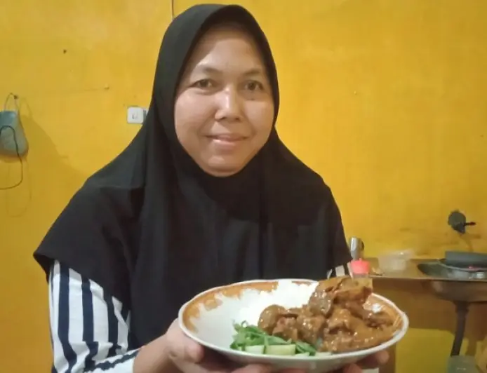 Nikmatnya Rica-Rica Entok Pak Tris di Plandi Jombang,  Kuliner Pedas yang Banyak Diburu Pembeli