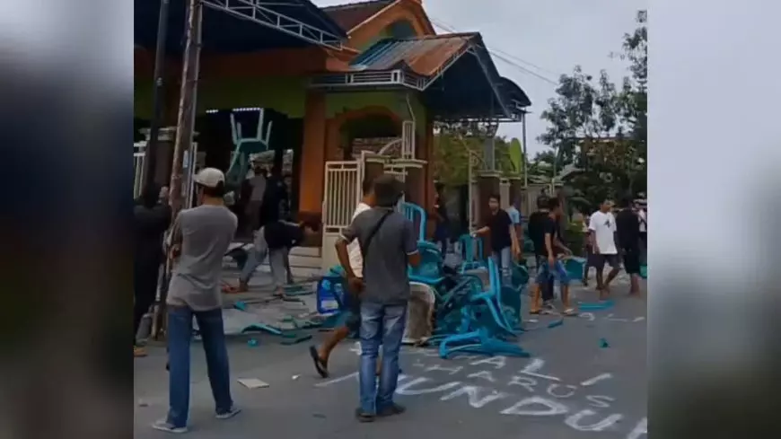Demo di Blawirejo Lamongan Berujung Ricuh, Warga Tuntut Janji Kades Mundur dan Kembalikan Dana Rp1 Miliar