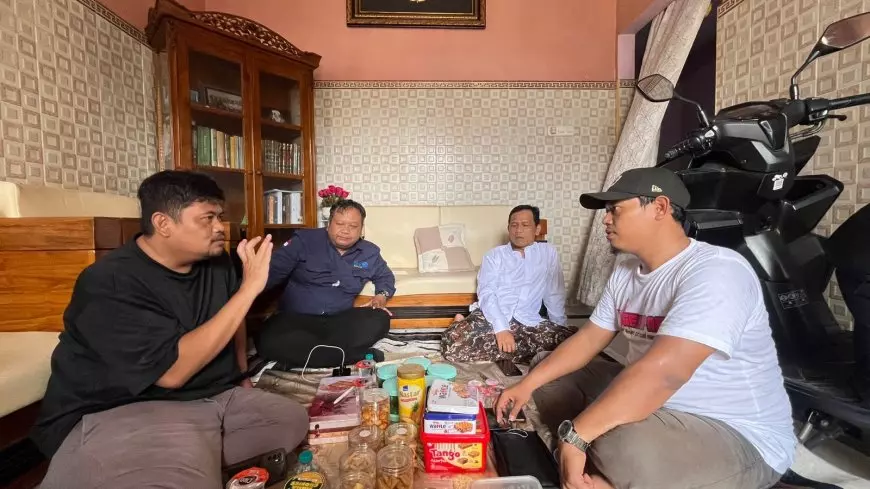 DLH Gresik Siap Sanksi Tegas Perusahaan Penyebab Asap Tebal di Manyar, Warga Alami Gangguan Pernapasan